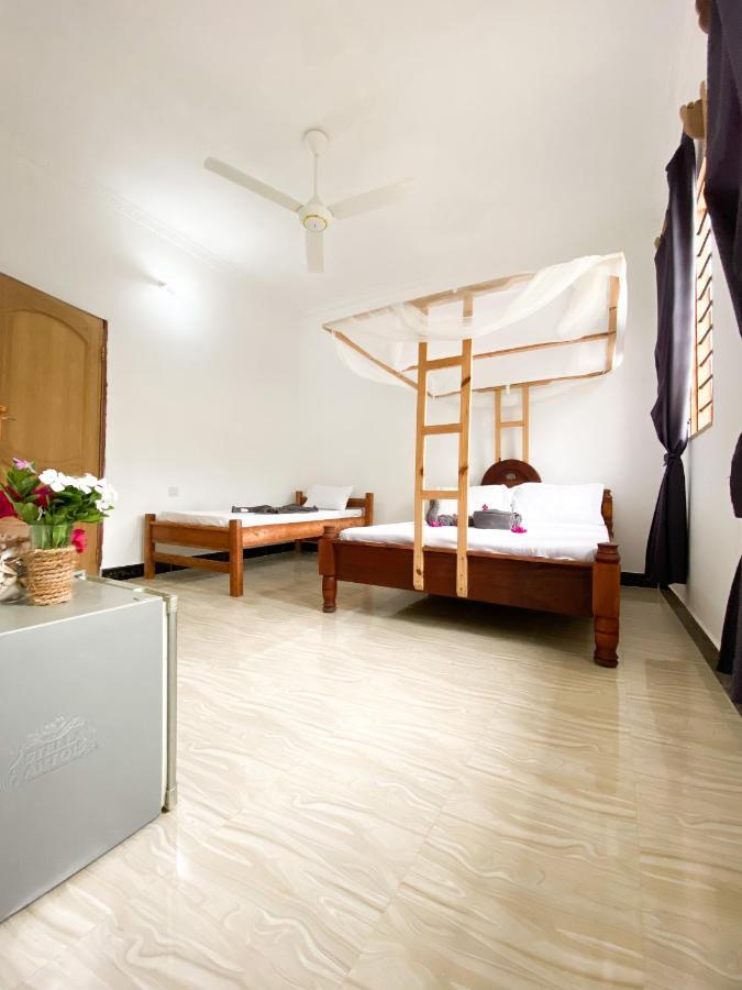 Lighthouse Guesthouse 南威 外观 照片
